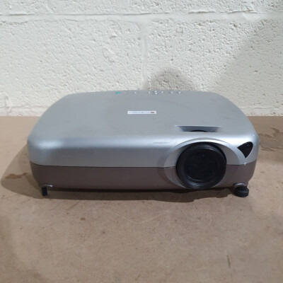 Sahara AV-3180 Silver/Grey S-Video 47-63Hz Digital Zoom LCD Projector For Parts
