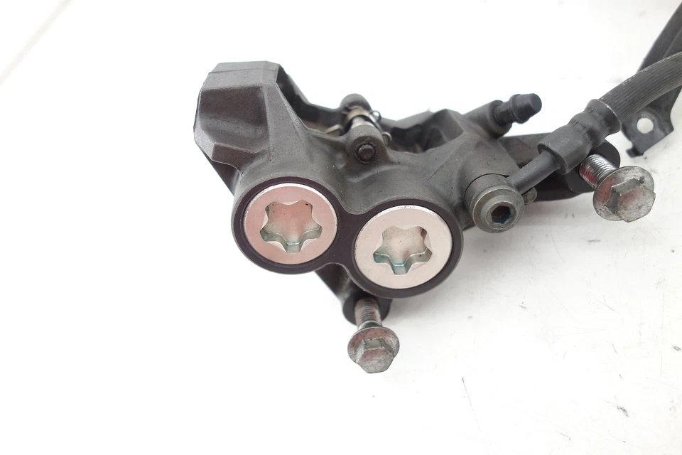 06-15 Yamaha Fz1 OEM Freno Delantero Cilindro Maestro Pinza Izquierda Derecha Foto 2 de 4