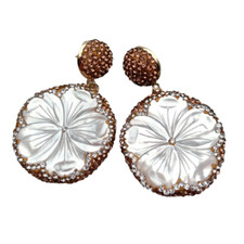 Natural White Sea Shell Carved Flower Dangle Stud Earrings Fashion Women Jewelry