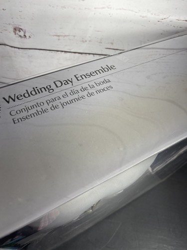 Wedding Day Ensemble by Wilton Matching 4-Piece Classic Set White Satin - Picture 11 of 12