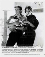 1990 Press Photo Actors Dwier Brown, Carey Lowell in 