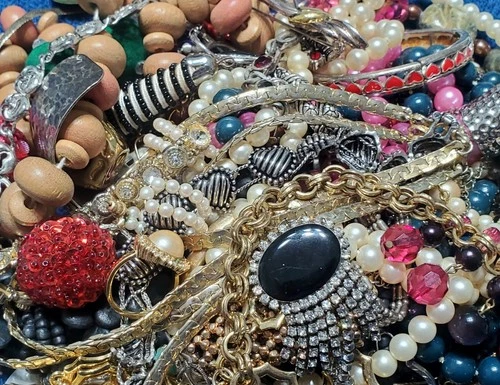 3 Lbs. Vintage to Modern Costume Jewelry Junk Tangled Estate Craft Lot (Lt # HH)