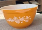 Pyrex Vintage Butterfly Gold Mixing Bowl #401