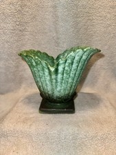 Vtg WELLER pottery Vase With A Speckled Green Glase An Scalloped Rim