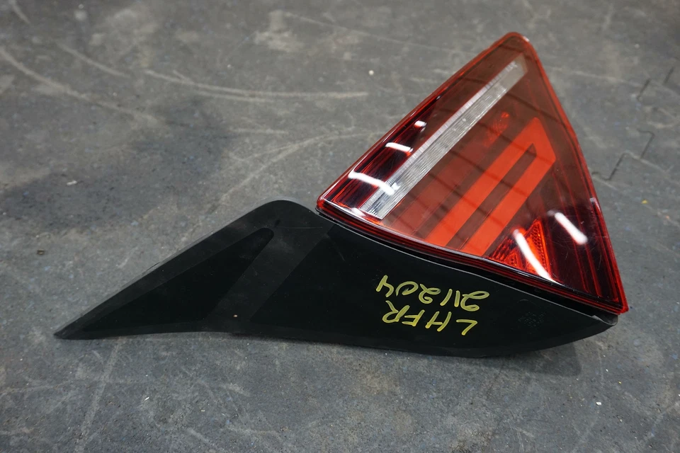 Luz trasera tapa maletero interior lado conductor izquierdo LED 4G8945093K Audi S7 18 *Nota Foto 2 de 4