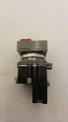 CUTLER HAMMER E30DG MULTI-FUNC OPERATOR SINGLE BUTTON W/ OFF RELEASE BUTTON NNB