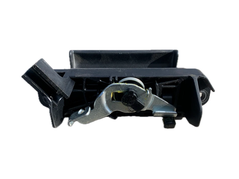 2001 - 2006 Toyota Highlander Rear Trunk Release Handle OEM - Imagem 3 de 4