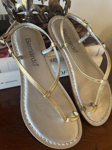 Bernardo Sandalen 9 M Gold und Silber Metallic, selten getragen EUC, Zehenschlaufe - Bild 2 von 9