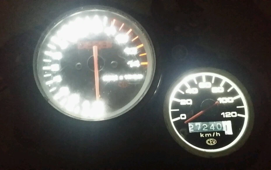 Kit Actualización Reloj LED LightenUPgrade ROJO Derbi gpr 50 Foto 3 de 4