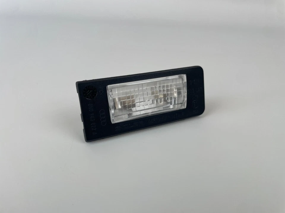 NUEVO luz de matrícula original Audi TT lado derecho del pasajero 8N0943022A Foto 2 de 4
