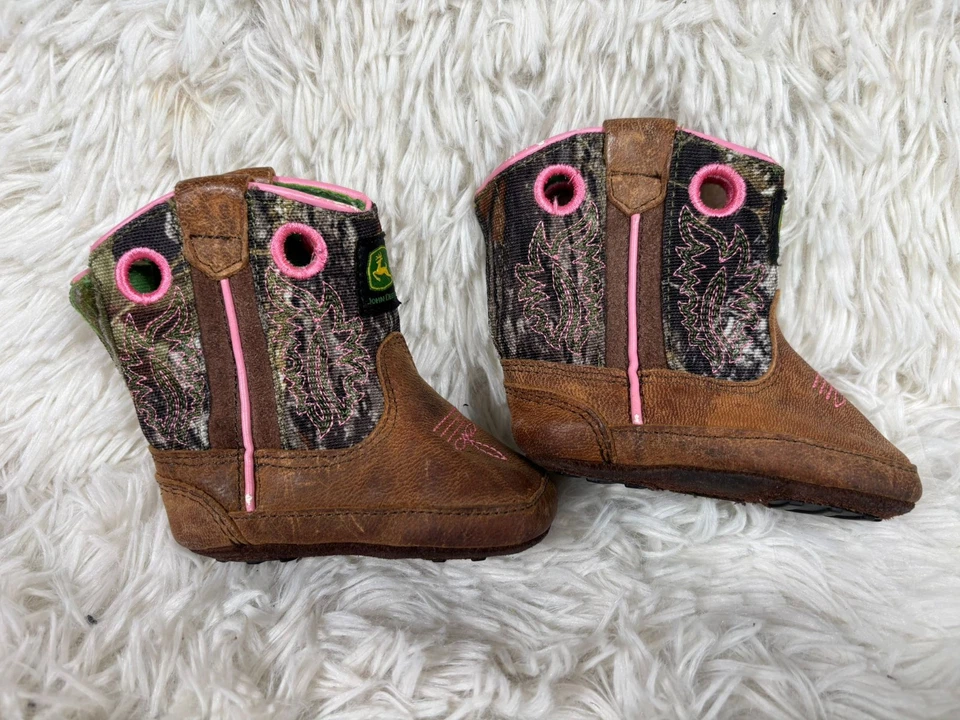 Botas de berço John Deere infantil feminino Johnny Popper camuflagem ocidental tamanho 3M W41239 - Imagem 3 de 4