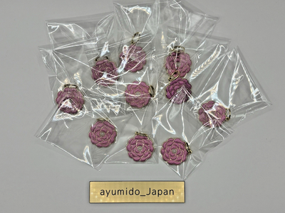 ✨✨本日終了✨お得✨シャネル✨キャンディーピンク✨スウィングプローチ✨✨ 10 pieces CHANEL 2026 Mother's Day Camellia Charm Pink Limited