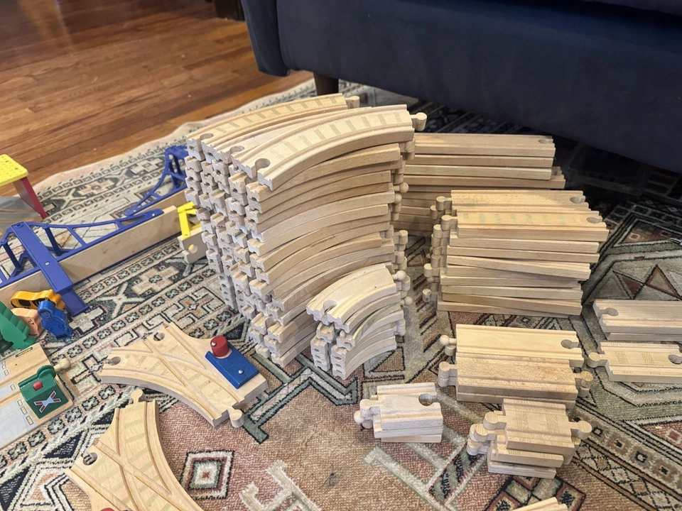 Brio - 193 Piece + 40 Train Collection! See Pics!!! - Image 3 of 4