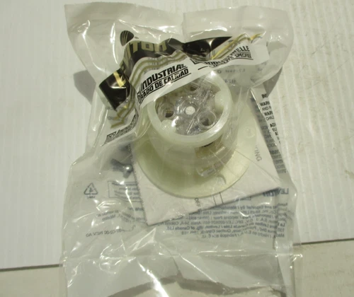 NEW LEVITON 4785-C FLANGED LOCKING RECEPTACLE 15A/AMP 277V