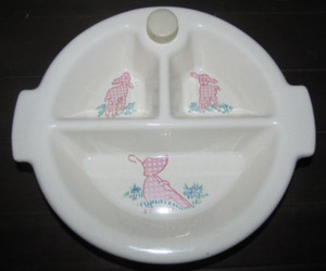VINTAGE EXCELLO LITTLE BO BEEP CHILDREN'S DIVIDED FOOD WARMING DISH HEAVY
