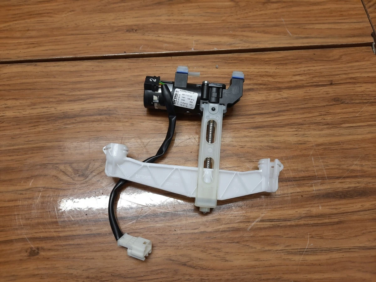 ORIGINAL MERCEDES GLE W166 FRONT LEFT DRIVER SIDE HEADREST MOTOR 