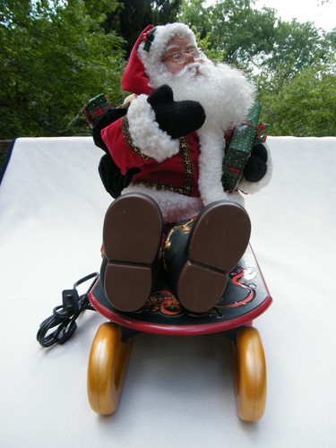 Holiday Creations 1993 Animated Musical Lighted Santa Claus on His Sleigh - Picture 10 of 11