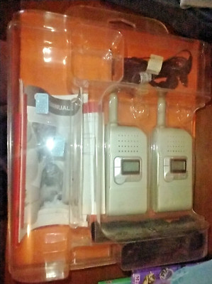 USED!! WORKING PAIR OF Virgin Pulse FRS Radios 2.5 Mile Range