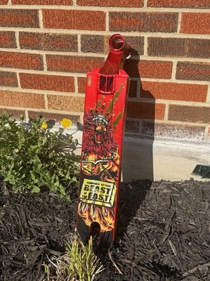 NEW Lucky JMG V3 Sig Scooter Deck (4.5  x 19.5 ) IN BOX with Griptape!