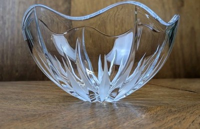 Vintage Crystal Mikasa Flame D'Amore Bowl Pattern 10'' Diameter Slovenia Scallop