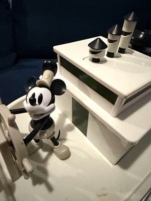 Tokyo Disney Resort Disney Mickey Mouse Boat/Ship Souvenir Figure