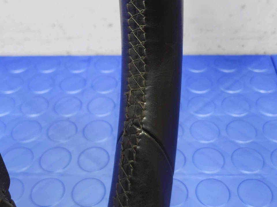 2011-2014 Volkswagen Touareg Steering Wheel Brown Leather NON Heated OEM - Image 4 of 4