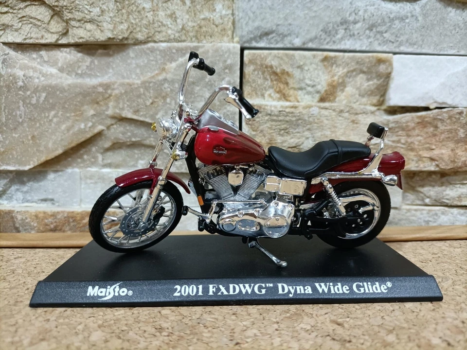 HARLEY DAVIDSON 2001 FXDWG DYNA WIDE GLIDE - MAISTO - SCALA 18 CON FASCICOLO - Immagine 2 di 2