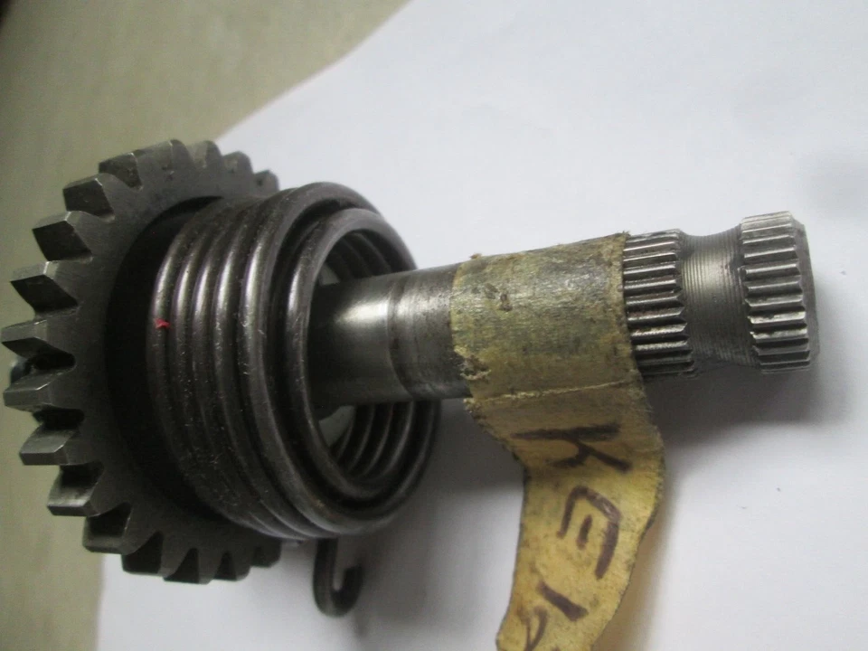 KAWASAKI KD / KE / KS125 Kickstarter conjunto de engranajes de husillo 13066-1012 engranaje 28º Foto 3 de 4