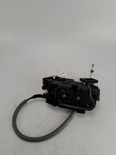 Serrure Avant Droit Pour Volkswagen Touran 3 - Référence 5TB837016C, D'occasion En état Correct