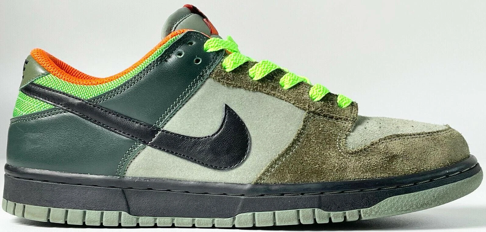 Nike Chris Lundy x Dunk Low Laser Pack - Olive Grey for Sale