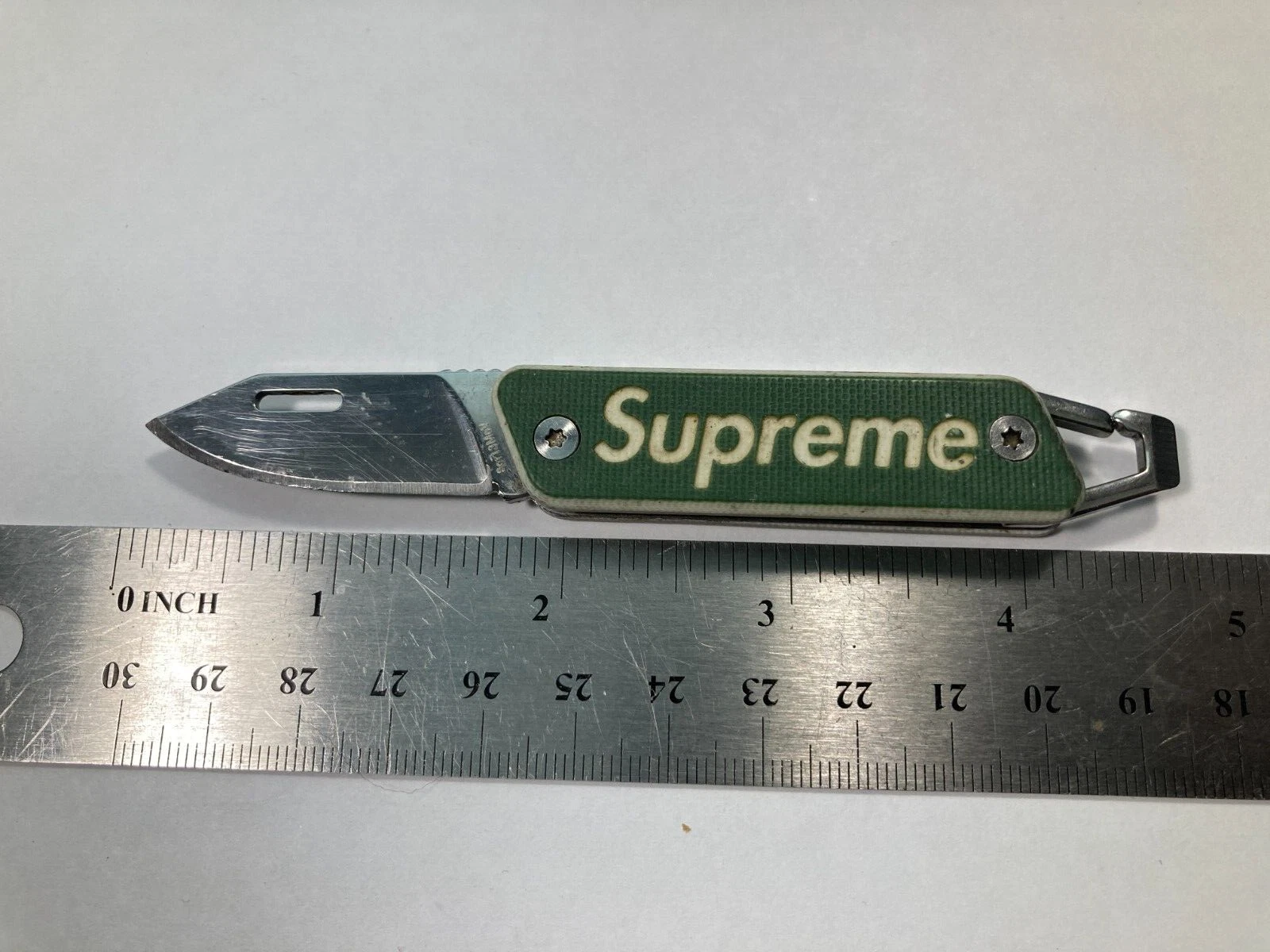 Supreme x True Modern Porte clés Couteau Olive