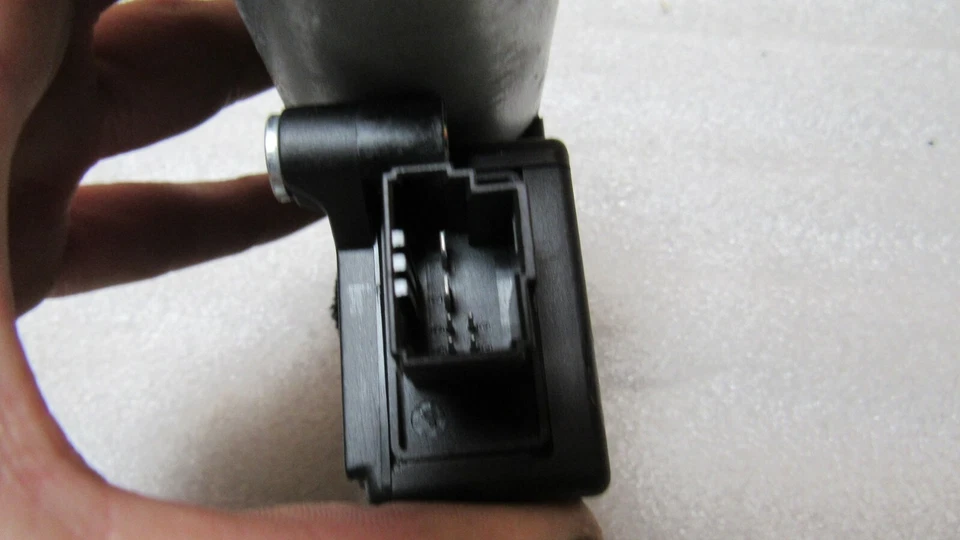 2009-2013 BMW E90 E92 M3 & 335i 330i 328i 325i SUNROOF MOTOR UNIT OEM A10272 B47 - Image 4 of 4