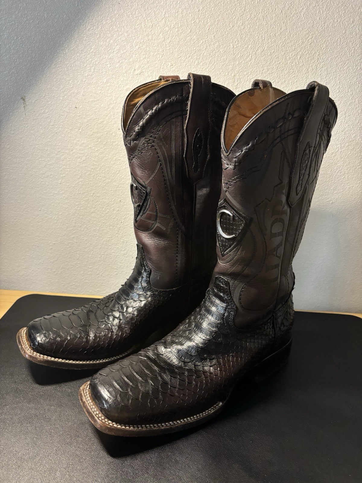 Cuadra Men's Lisboa Cherry Python & Laser Square … - image 3