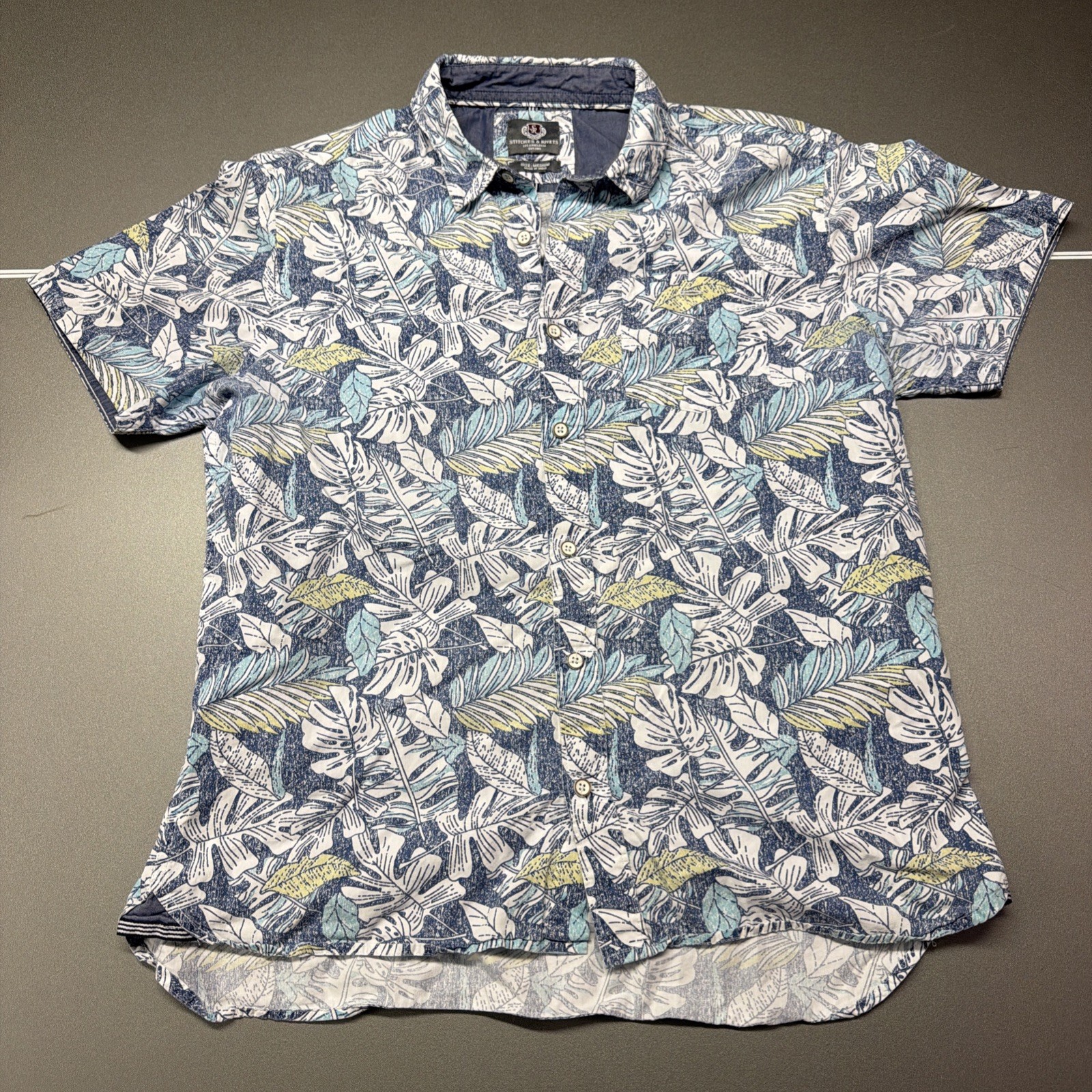 Stitches & Rivets Mens Medium Blue Tropical Leaf Print Short Sleeve Button Down