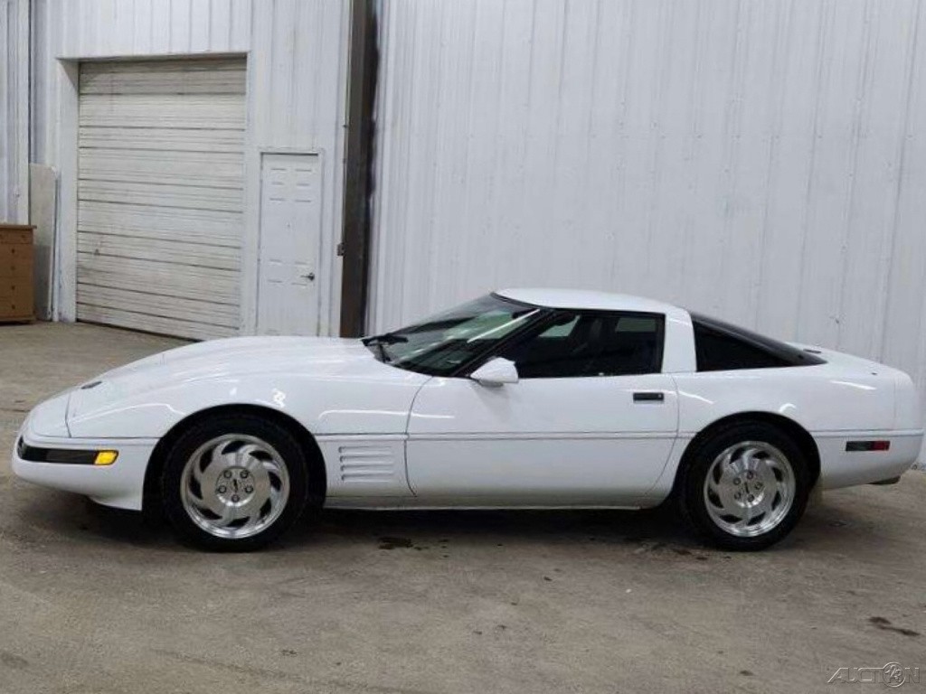 1994 White Chevrolet Corvette   | C4 Corvette Photo 2