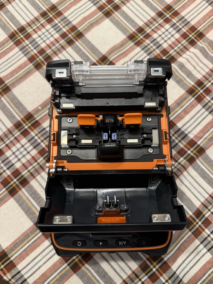 Signal fire AI-9: empalmadora de fusión de fibra óptica Foto 3 de 4