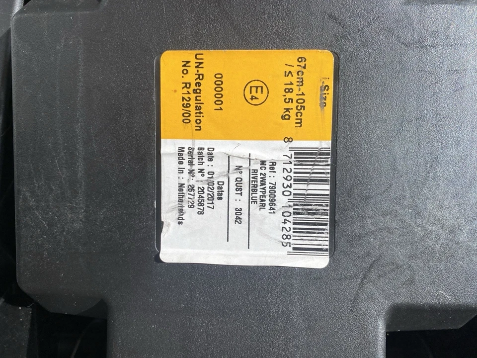 Maxi Cosi Pebble Babyschale & Maxi Cosi 2Way-fix Folgesitz mit Isofix - Bild 4 von 4