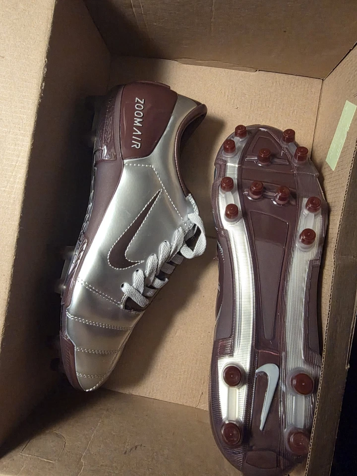 Total 90 White Cleats Size 9 - Image 3 of 4