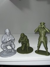 Army Men Lot Of 3