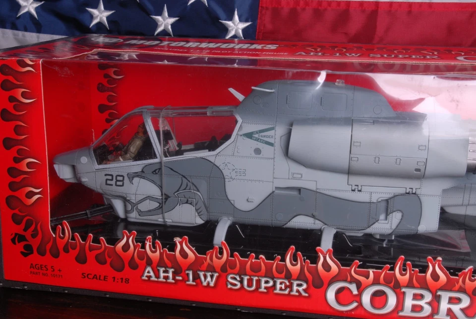 ¡Raro! Helicóptero Super Cobra 21st Century Toys 1:18 AH-1W nuevo con buena caja Foto 3 de 4