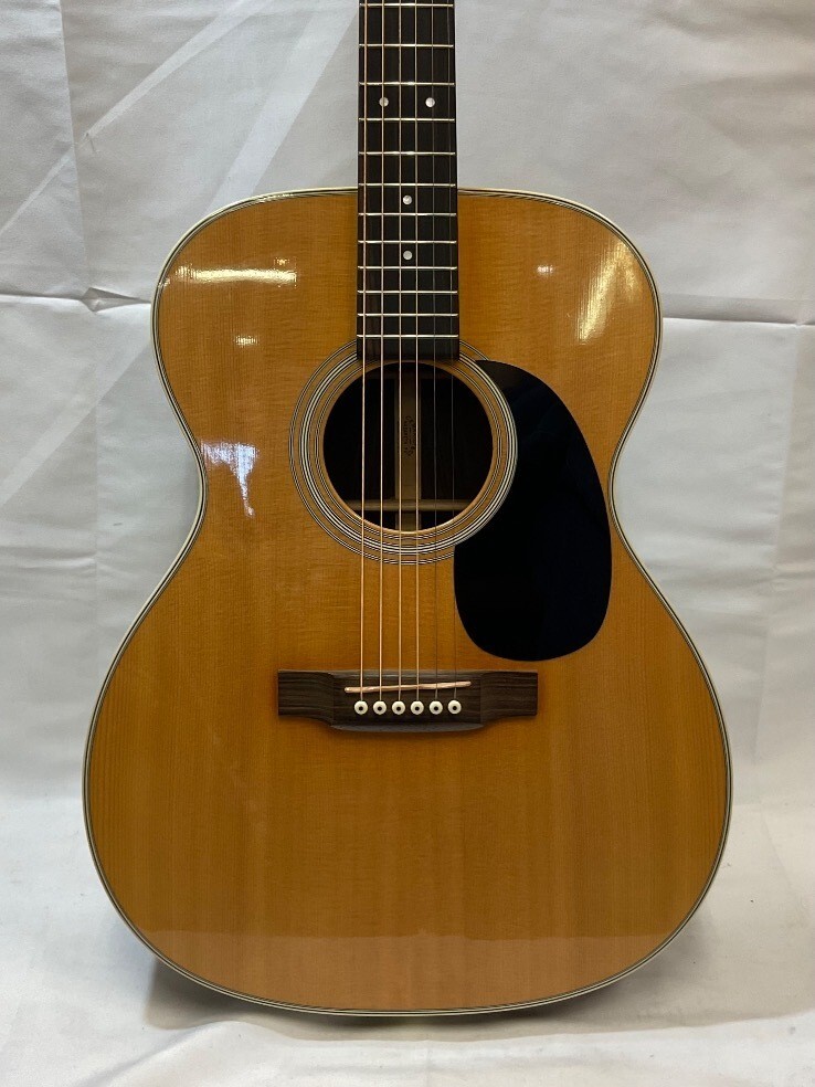 Acoustic Guitar Martin OOO-28 2005 Model Natural Made in USA Acoustic Guitar Martin OOO-28 2005 Model Natural Made in USA