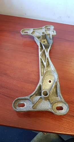 BMW 1 3ER E90 E87 GETRIEBETRÄGER HALTER BENZIN 6771064