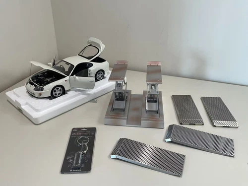 LCD 1:18 TOYOTA SUPRA A80 MK4 bianco pressofuso con licenza nuovo - Foto 3 di 19