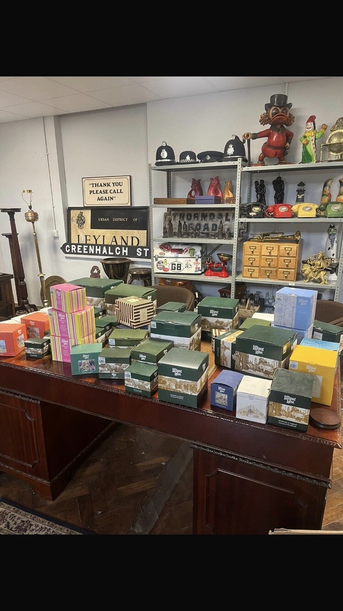 Highly Collectible Lilliput Lane Old Scrumpy Farm Hand Crafted And