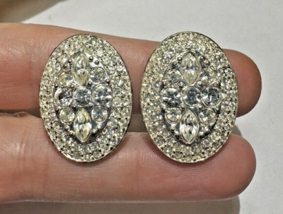 Vintage Napier Oval Silberfarbene Cluster Glänzende Strass Clip-Ohrringe 4a 2.4