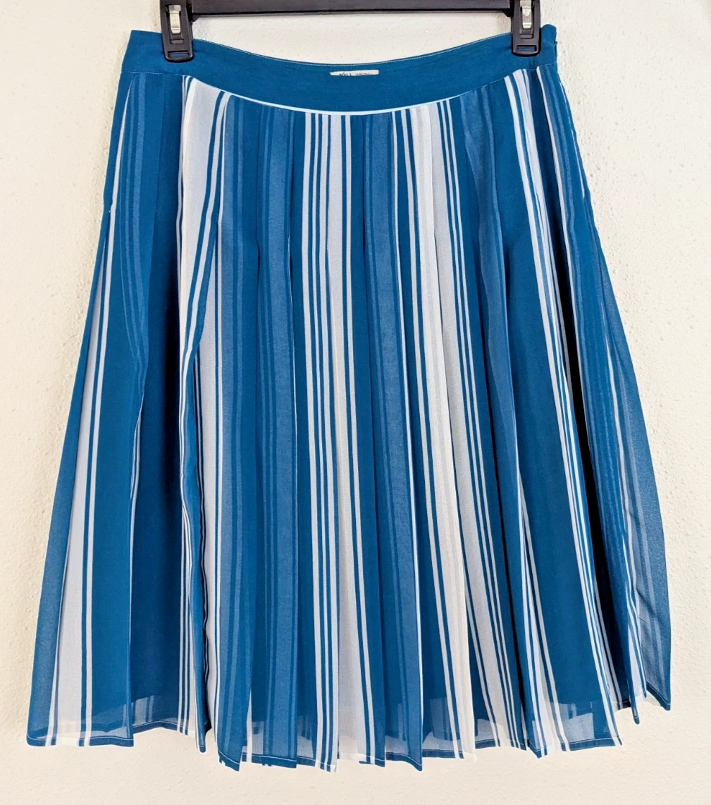 How To Wear A Pleated Skirt at Barbara Agnew blog