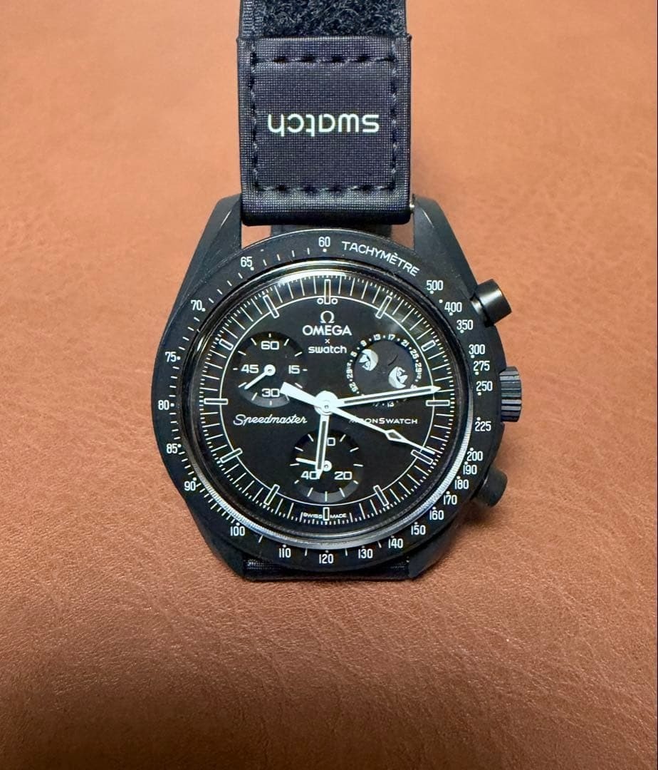Swatch OMEGA Speedmaster MoonSwatch Snoopy SO33B700