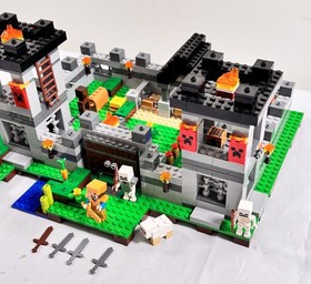 Vintage Lego Retired Minecraft 'The Fortress' 21127  Set 99.99% Complete! No Box
