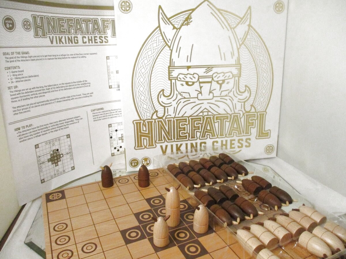 Hnefatafl Viking Chess Set Strategy Board Game 100% Complete