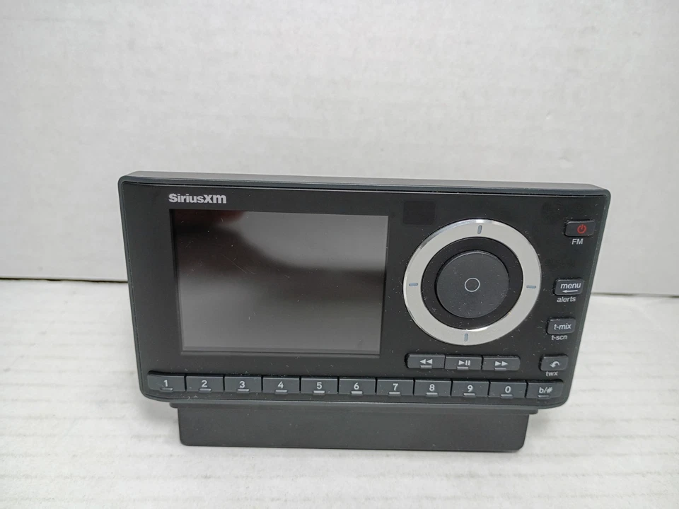 Paquete SiriusXM Radio Onyx Plus SXPL1 con base para automóvil XDPIV2 y antena SiriusXM NGVA1 Foto 2 de 4